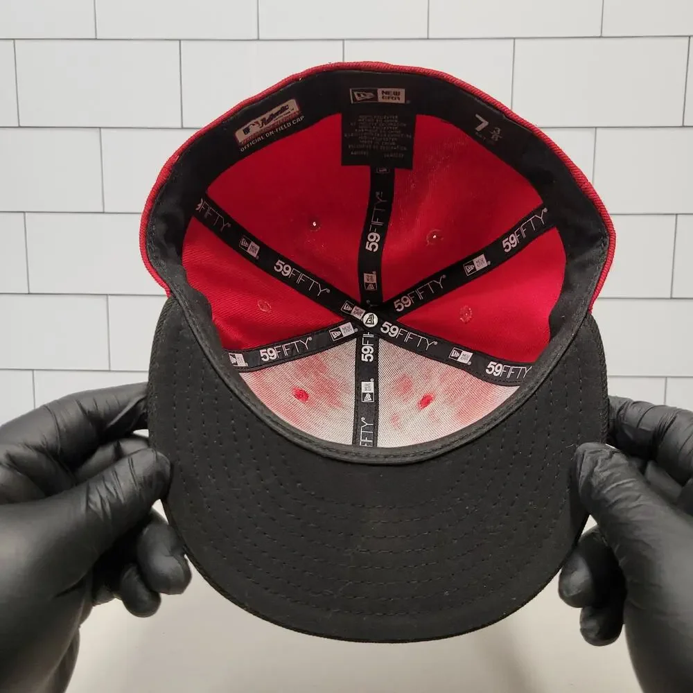 New Era Cincinnati Reds 59FIFTY Fitted Hat 7 3/8 Red Black MLB Plain Logo